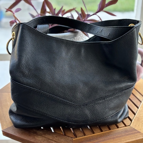 Michael Kors black leather bag with zip detail - Picture 4 of 11